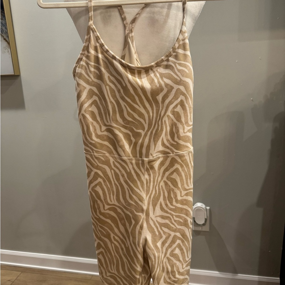 Old Navy Beige Zebra Print Activewear